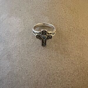 Great used condition. Or Paz .925 sterling cross ring. Size 8. Blue topaz in it